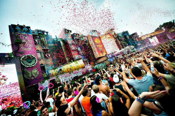 Хочу побывать на фестивале Tomorrowland в Бельгии