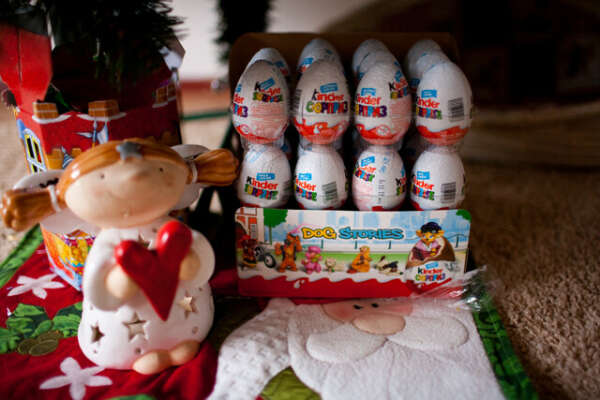 Коробку "Kinder Сюрприз"
