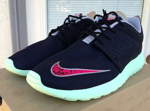 Повторный запуск в продажу кроссовок Nike Roshe Run FB Yeezy