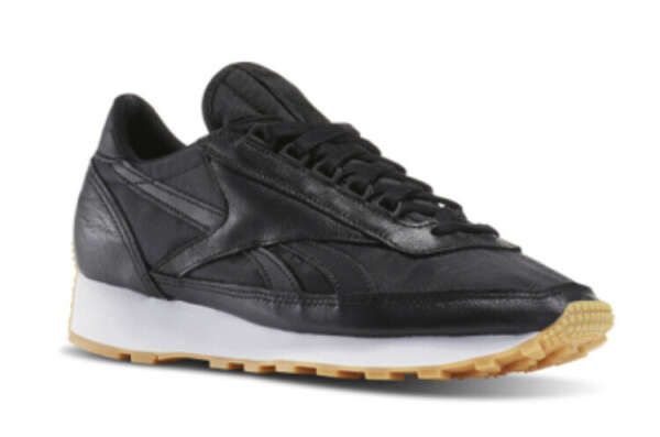 Чёрные кроссовки Reebok