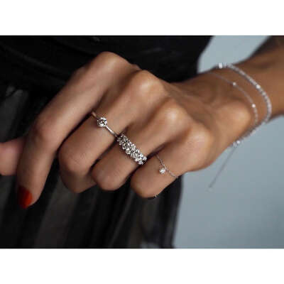B L U E B O X M O S C O W on Instagram: “• Diamonds. • Кольцо с бриллиантом 0,5 карата в 18 каратном золоте. • Кольцо с бриллиантами весом 1 карат. • Кольцо-цепочка с обнаженным…”