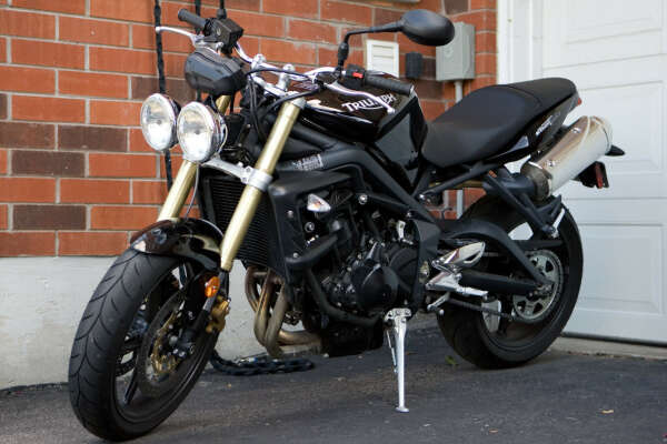 Triumph Speed Triple 675