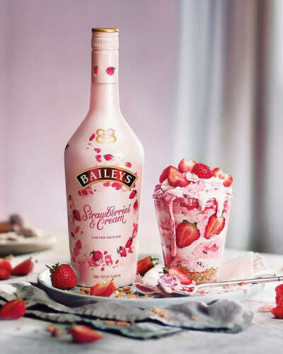 Ликер Baileys Strawberry & Cream