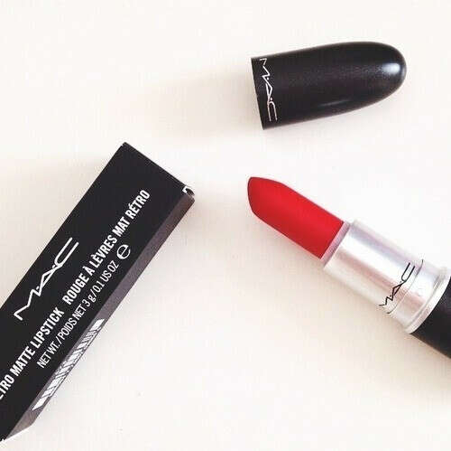 PERFECT RED LIPSTICK