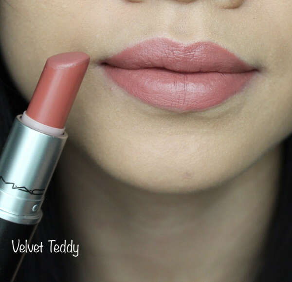 Губная помада Matte Lipstick