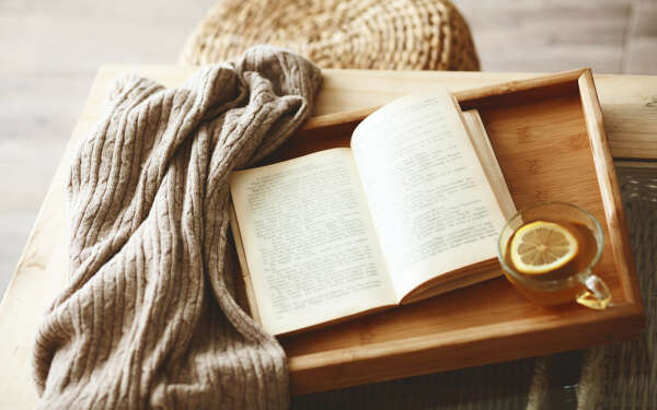 Читать не менее одной книги в месяц