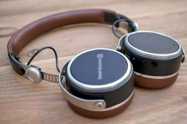 Наушники Beyerdynamic Aventho Wireless, коричневые