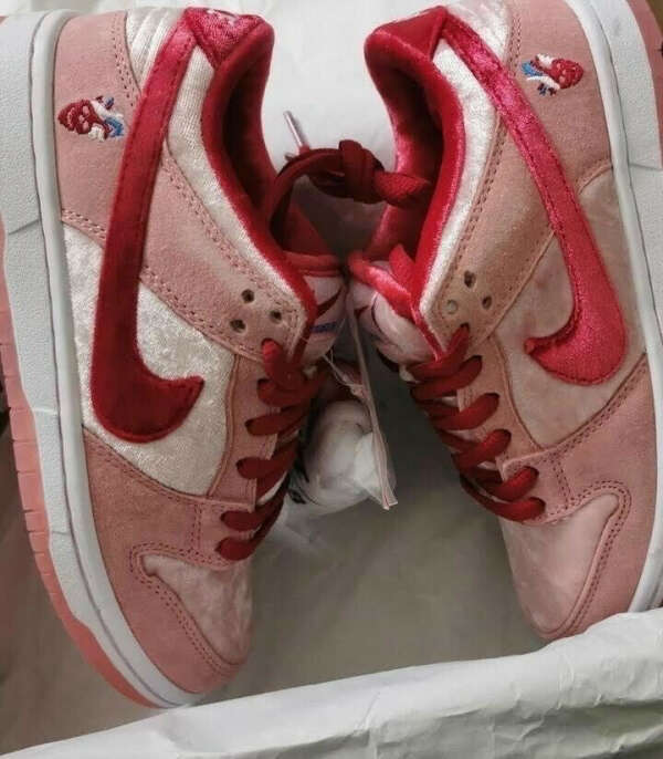 Nike dunk low Strangelove Pro Pink