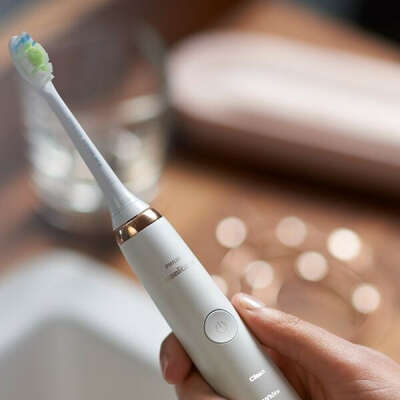 Электрическая зубная щетка Philips Sonicare DiamondClean, белый
