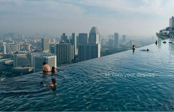 искупаться в бассейне Marina Bay Sands