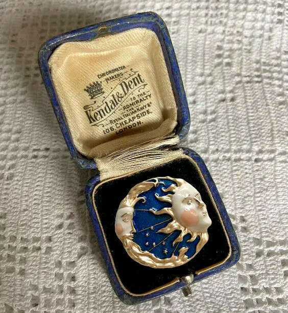 Смешная брошка