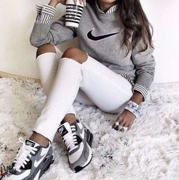 Спортивную одежду