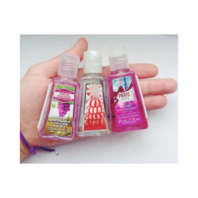 Купить свечи и штуку для рук в Bath&Body works