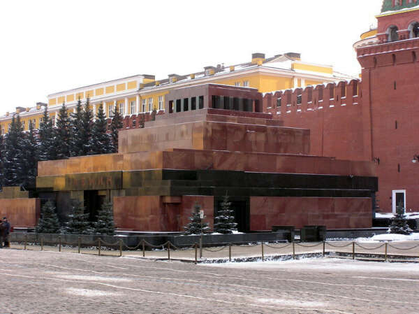 В Мавзолей Ленина