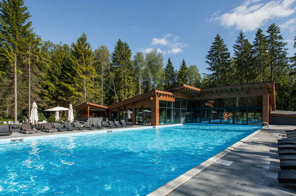 Отдых в LES Art Resort зимой