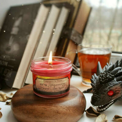 Ароматическая свеча от Fragrance & Flame