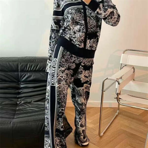 ディオールスウェットセットアップ グッチ韓国風ソックス シャネル高品質タオル
