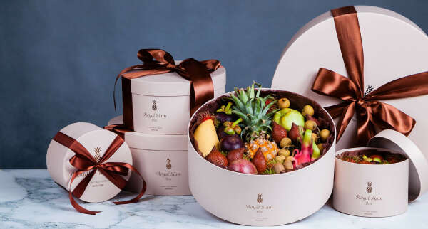 Оригинальный подарок - экзотические фрукты из Тайланда в шляпной коробке Royal Siam Box.