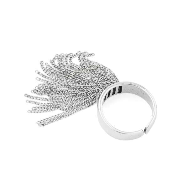 Серебристое кольцо с кисточкой из цепочек