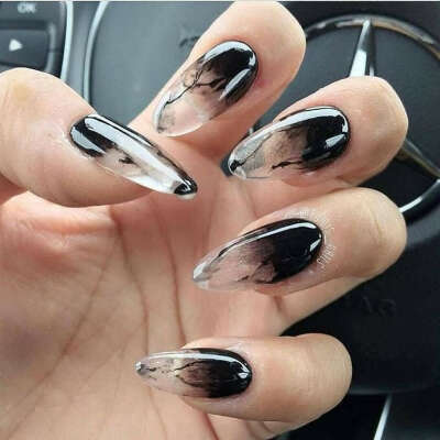 Чёрно-прозрачный маникюр