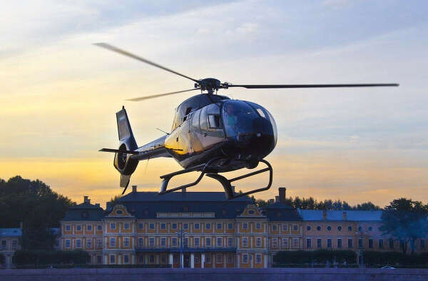 Полет на вертолете СПб в Санкт-Петербурге - цена для двоих 7990руб