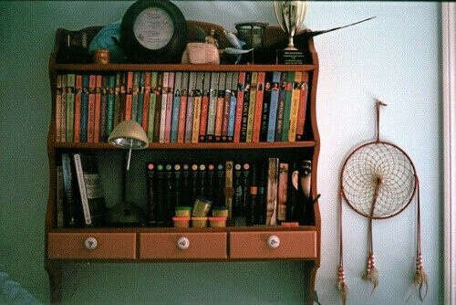 полочку для книг