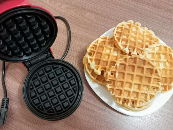 Малюсенькая вафельница