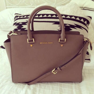 Сумка MICHAEL Michael Kors Selma Top-Zip Satchel