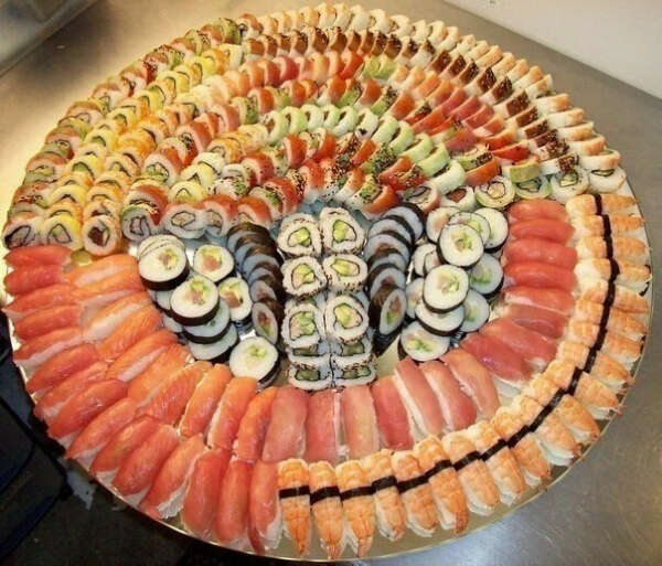 Огромный сет роллов