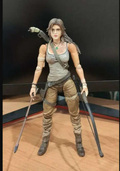 Фигурка Tomb Raider Лара Крофт