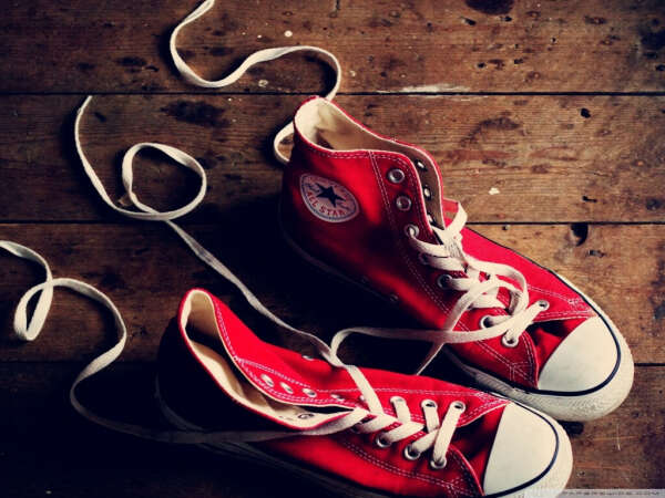 Converse Red