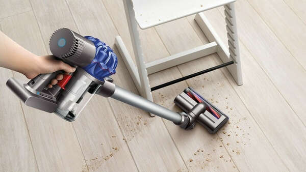 Вертикальный беспроводной пылесос Dyson