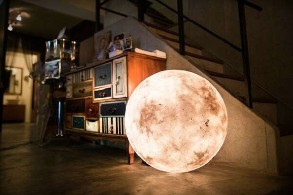 CLICK HERE to support Luna: Bring the moon along with you