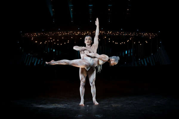 Побывать на выступлении Cirque du Soleil