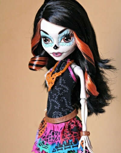 monster high doll skelita