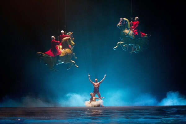 Посетить представление Cirque du Soleil