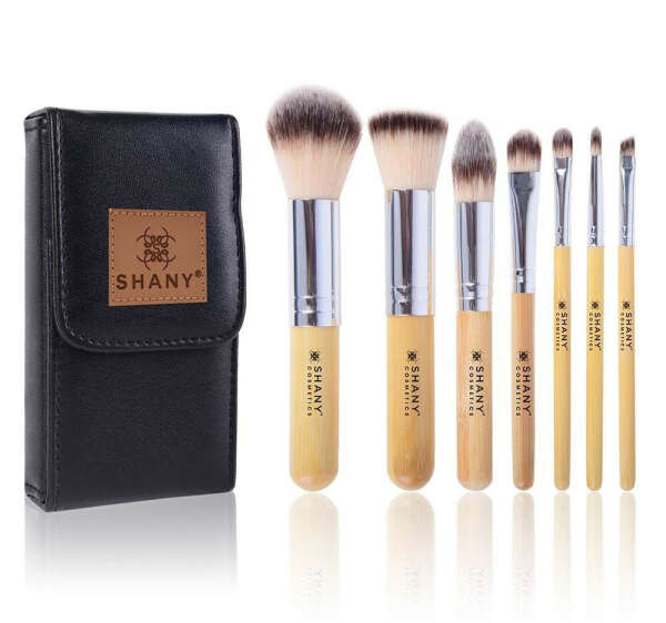 I love Bamboo makeup brush set + case