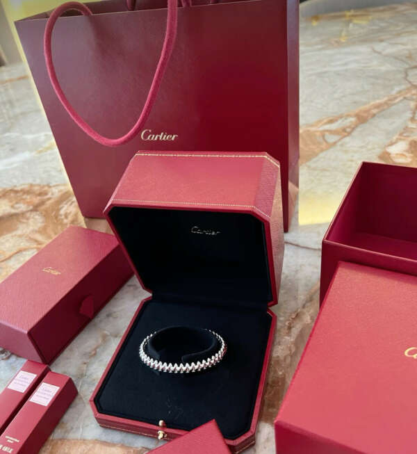 Коллекцию украшений clash de Cartier