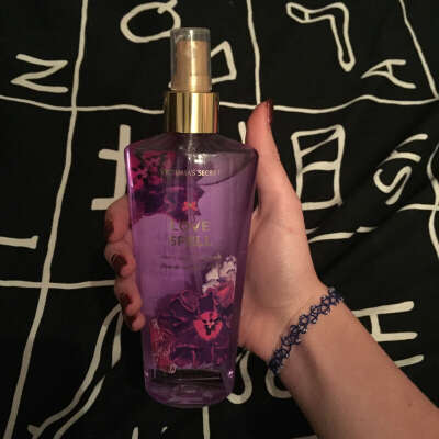 Victoria's Secret LOVE SPELL body spray