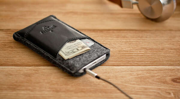 Экологичный чехол Handwers Welt x Hollow Ground для iPhone 4 и 4S черный