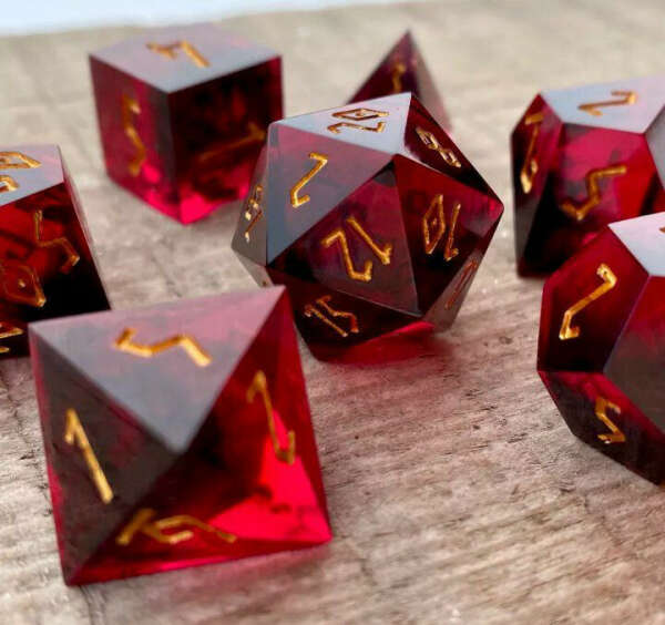 Дайсы ручной работы для DnD Burmese Ruby Fantasy Minis