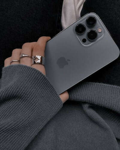 Apple Iphone либо другой телефон с крутой камерой