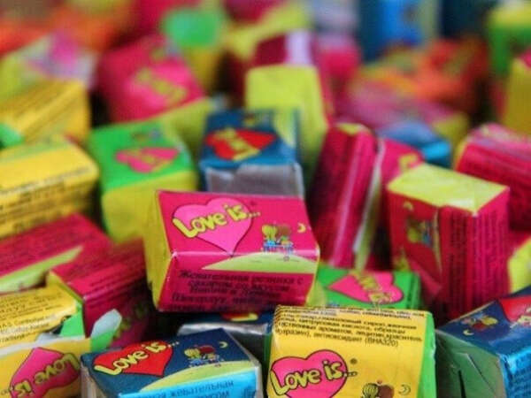 блок жвачки Love is...