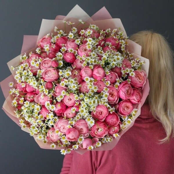 Цветы (пионы, тюльпаны, кустарные розы, ромашки)