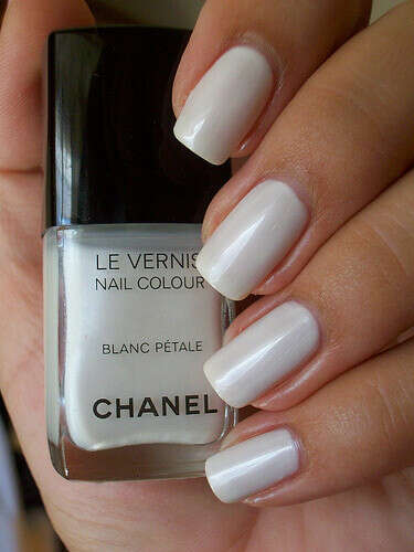 chanel blanc petale