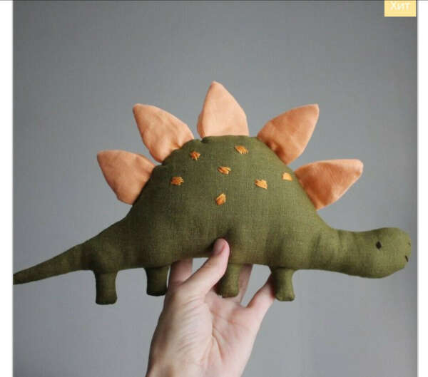 Динозавр игрушка