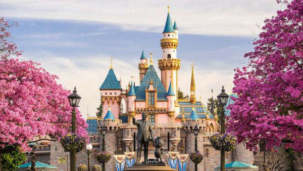 Побывать в Disneyland