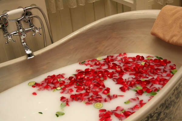 Сертификат на Spa-уход «Роза в молоке»
