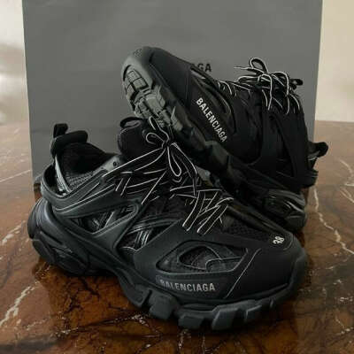 Balenciaga like shoes