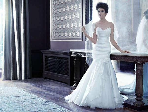 Beautiful by Suzanne Neville Wedding dress